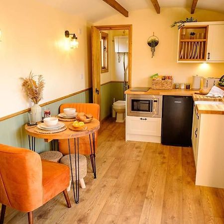 Lintmill Lodges - Heather Shepherds Hut Sorn エクステリア 写真