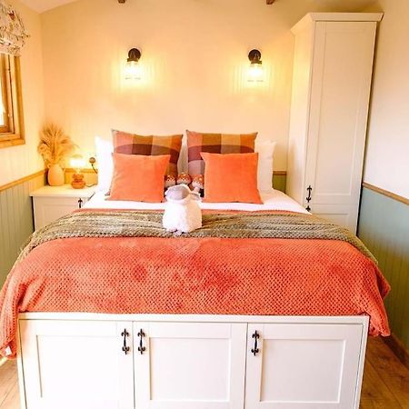 Lintmill Lodges - Heather Shepherds Hut Sorn エクステリア 写真