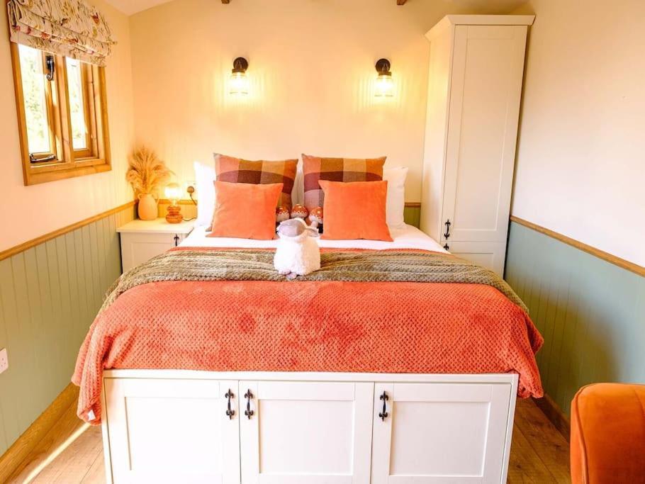 Lintmill Lodges - Heather Shepherds Hut Sorn エクステリア 写真